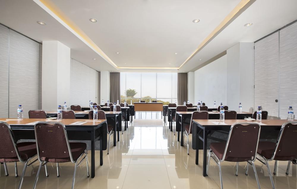 Amaris Hotel Kupang Kültér fotó