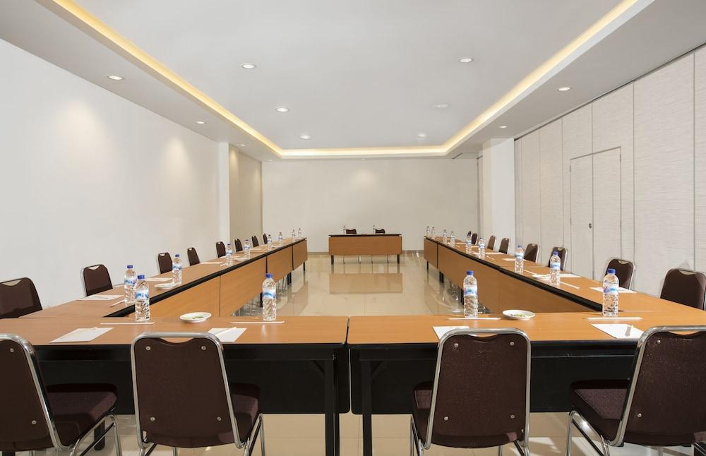 Amaris Hotel Kupang Kültér fotó
